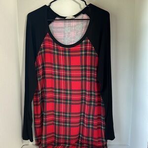 A.gain red black plaid lightweight long sleeve tunic top